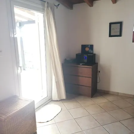 Center Gazi Historical Apartment *