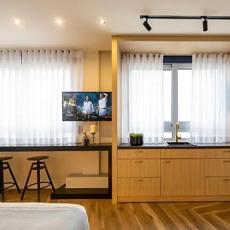 Apartment Triple A - 3 Squares - Free Parking! *