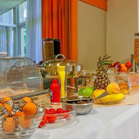Park Hotel 2*