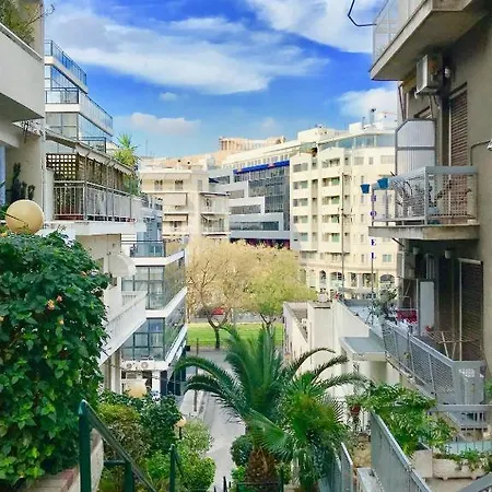 Kynosargous Square's * Atene