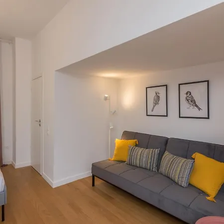 Studio In Heart Of Apartment