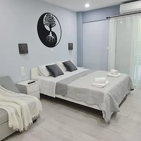 Cozy With Garden Near Town Center, Fully Renovated. Apartment