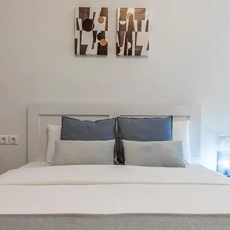 Phaedrus Living: Center Executive Flat Stadiou Apartment Athens