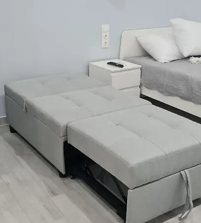 Cozy With Garden Near Town Center, Fully Renovated. Athens