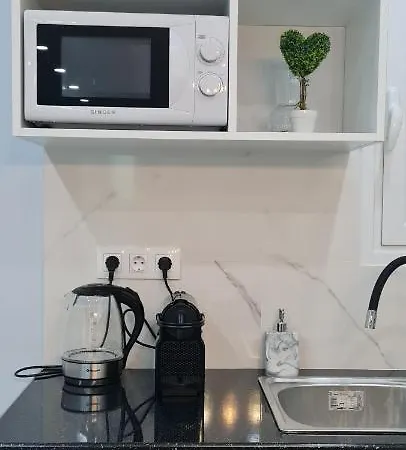 Cozy With Garden Near Town Center, Fully Renovated. Athens