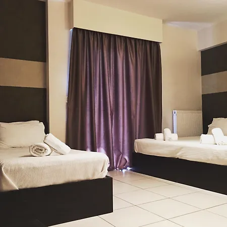 Aparthotel Mc Queen & 3*