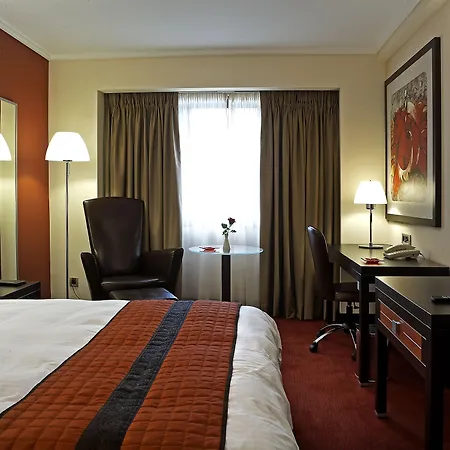 Crowne Plaza Centre By Ihg 5*
