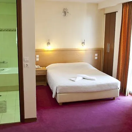Golden Hotel 3*