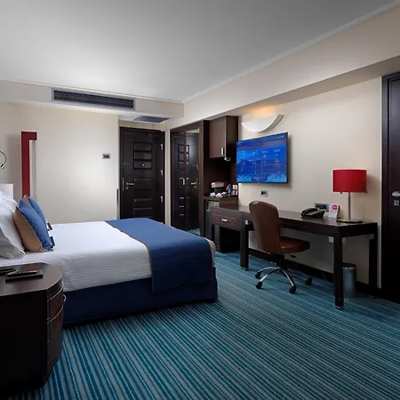 Hotel Crowne Plaza Centre By Ihg 5*