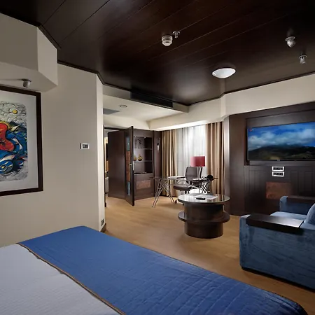 Hotell Crowne Plaza Centre By Ihg 5*
