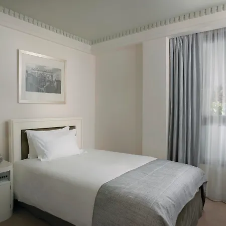 Hotell Njv Plaza 5*