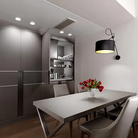 Holiday Suites Hotel