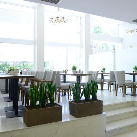 Phidias Hotel 3*