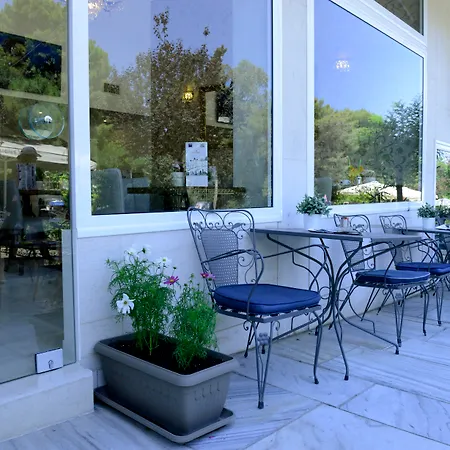 Phidias Hotel