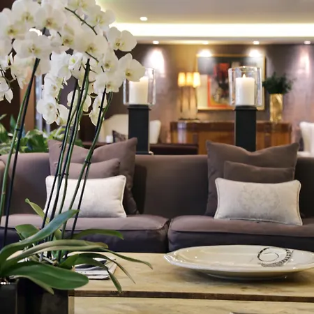 Hotel The Y Atene