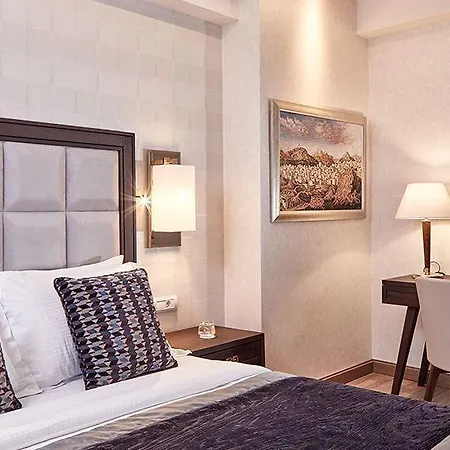 Electra Metropolis Hotel
