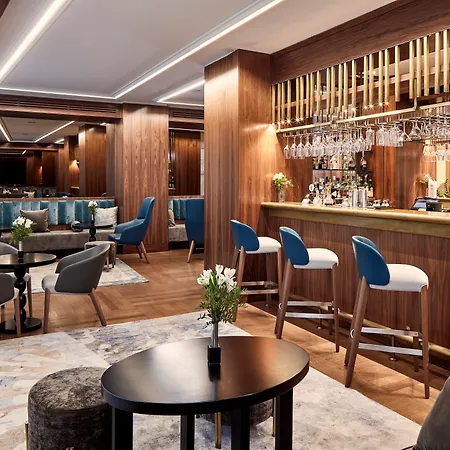 Electra Metropolis Hotel 5*