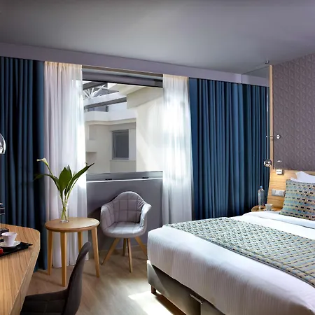 Wyndham Grand Hotel