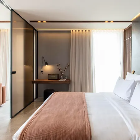 Perianth Hotel 5*