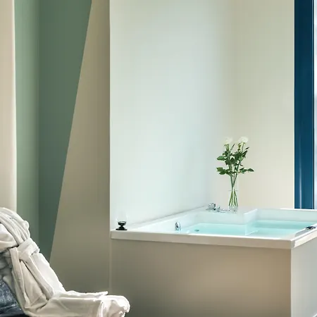 Hotel One Smart 4*