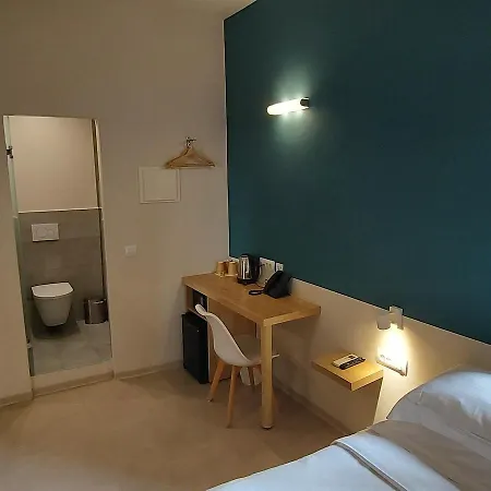 The Convo Riviera 3*