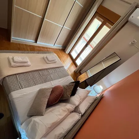 Apartment 80: ανακαινισμένα με δύο υπνοδωμάτια κοντά σε παραλίες *