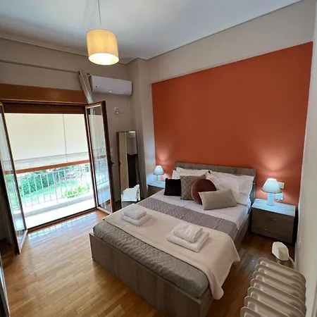 Apartment 80: ανακαινισμένα με δύο υπνοδωμάτια κοντά σε παραλίες Athens
