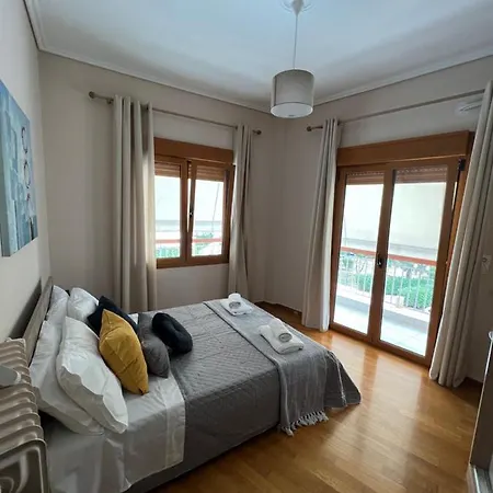 Apartment 80: ανακαινισμένα με δύο υπνοδωμάτια κοντά σε παραλίες *