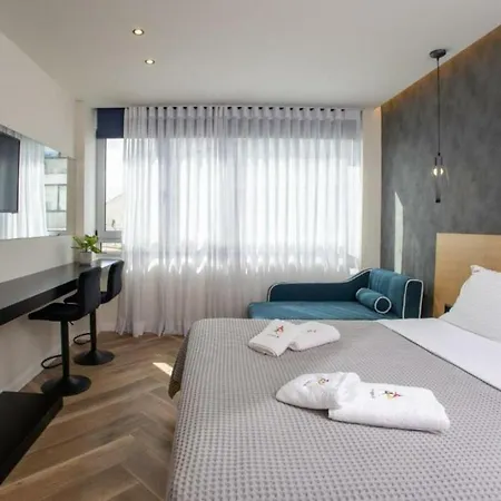 Apartment Triple A - 3 Squares - Free Parking! *