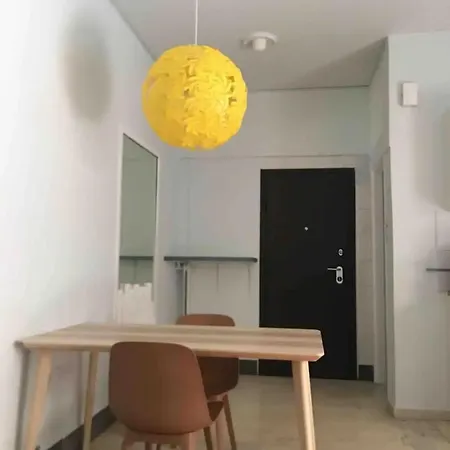 Eleni's Downtown Quitness Apartment
