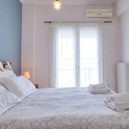 Lovingly Restored Galatsi Apartment