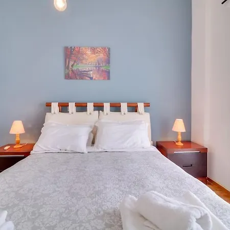 Apartment Lovingly Restored Galatsi Athens
