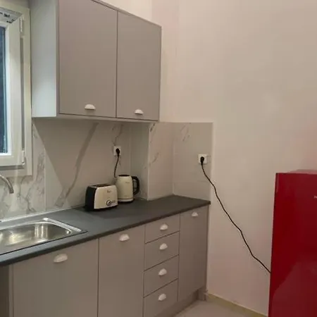 Apartment Metro Metaxourgio