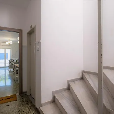Luxury Penthouse In Prime Thissio By Ghh Athens