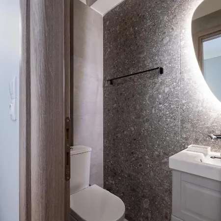 Luxury Penthouse In Prime Thissio By Ghh Apartment
