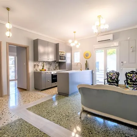 Apartment Luxury Penthouse In Prime Thissio By Ghh *