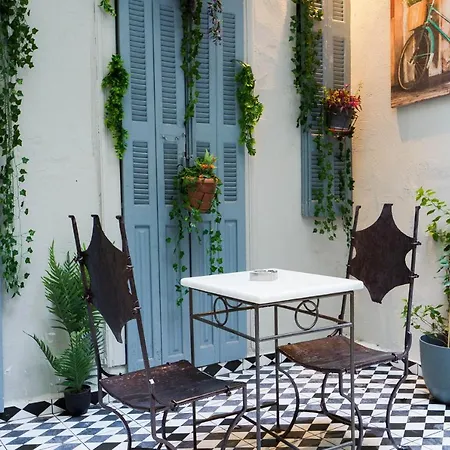 Athenian With Garden! Apartment *
