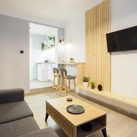 Athenian With Garden! Apartment