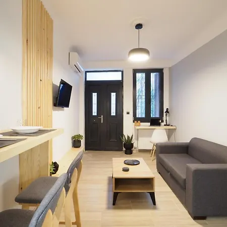Athenian With Garden! Apartment *