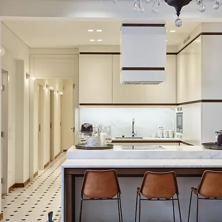 Kolonaki Square Elegant Apartment