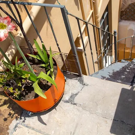 Stylish, Basement With Roof Access - Ep9b Apartment *