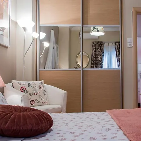 Close To The Metro A Charming Flat Διαμέρισμα