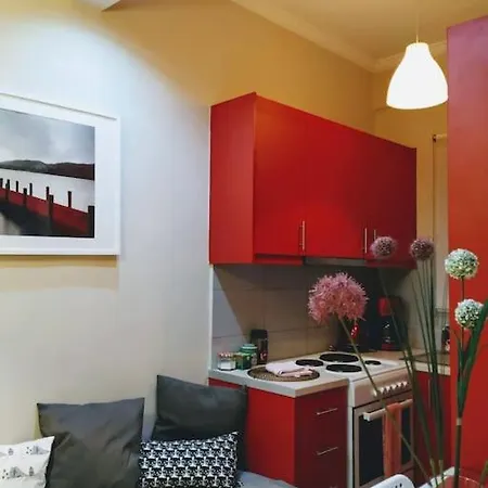 Close To The Metro A Charming Flat Αθήνα