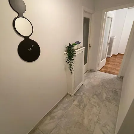 Parliament Place Apartment *