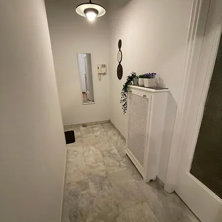 Apartment Parliament Place *