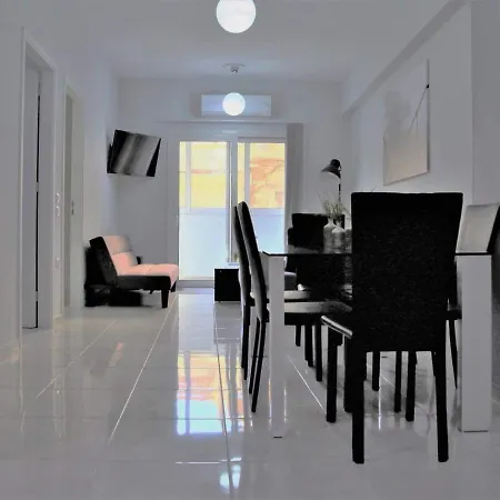 Lovely In The Center Of Athens. Apartment *