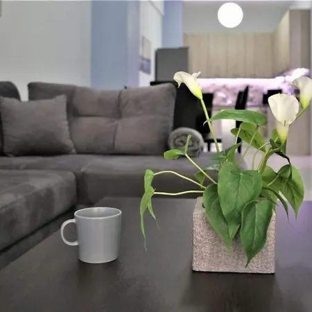 Lovely In The Center Of Athens. Apartment *