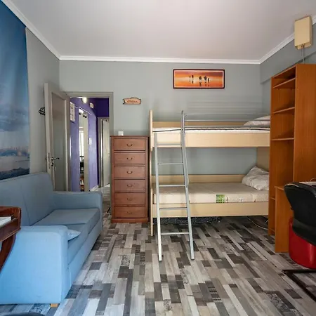 Attica Train Station 2 Bedrooms 4 Pers. Lägenhet *