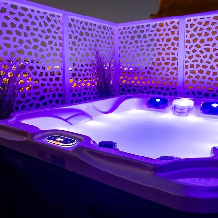 Luxury Penthouse With Acropolis View And Jacuzzi *