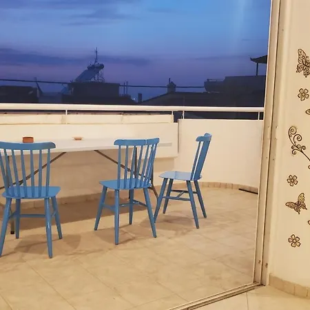 Apartment 山脚下，舒适温馨海景公寓 Athens